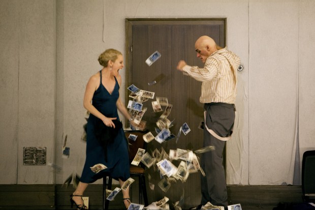 Sara Jakubiak (Polina), John Daszak (Aleksej Ivanovitsj)