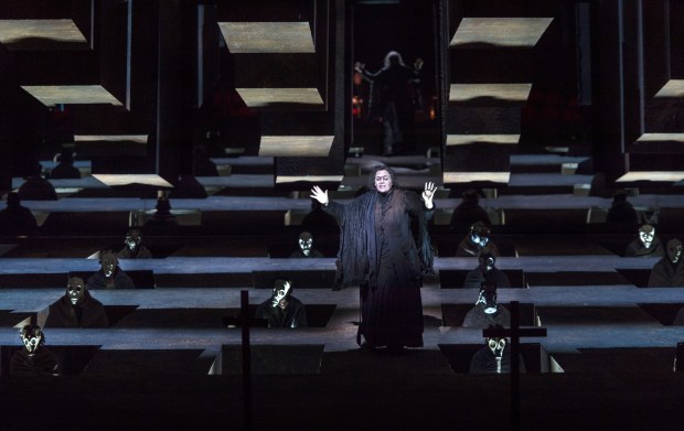 Violeta Urmana (Azucena), Koor van De Nationale Opera