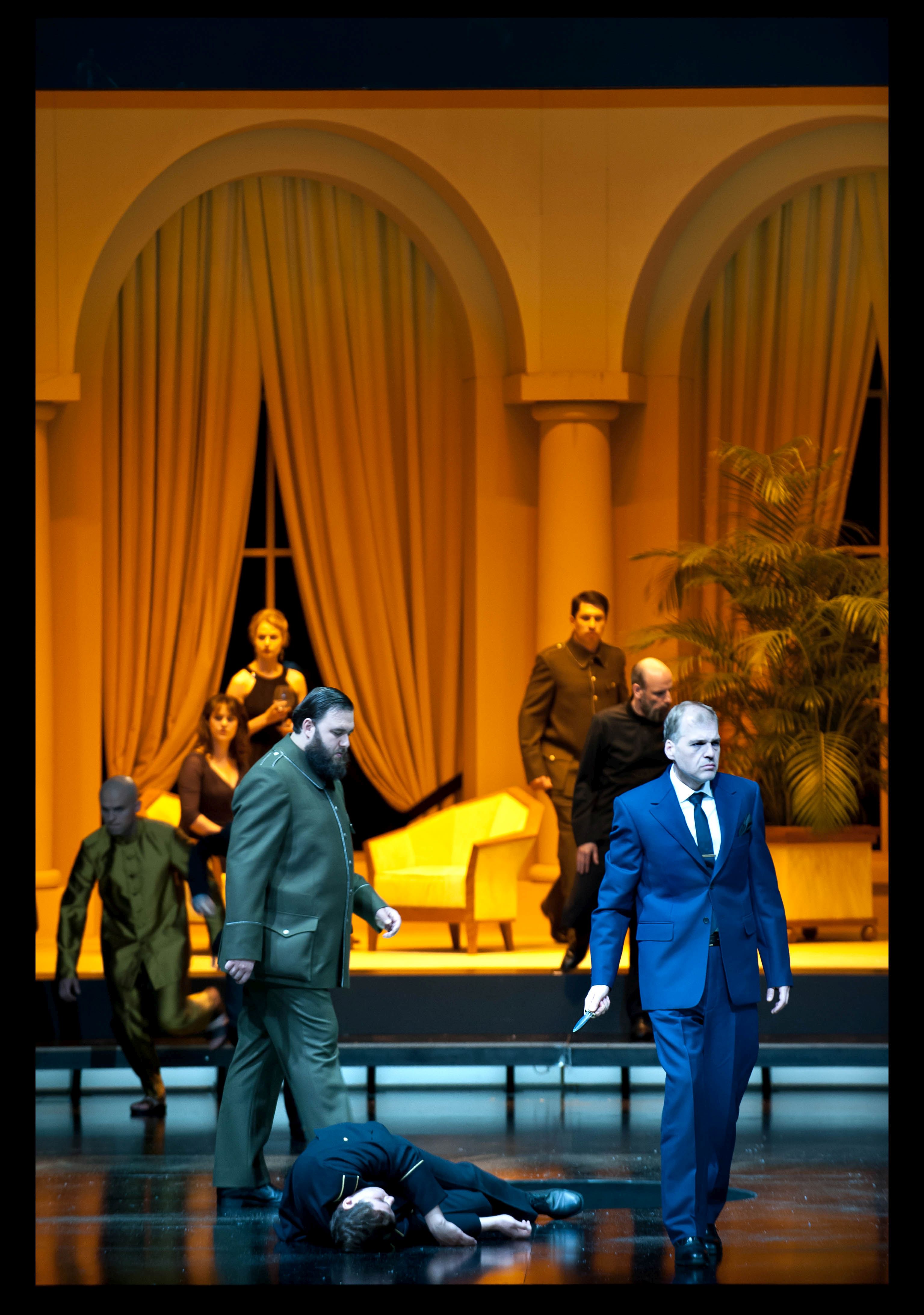 Lance Ryan (Herodes), Peter Sonn (Narraboth)