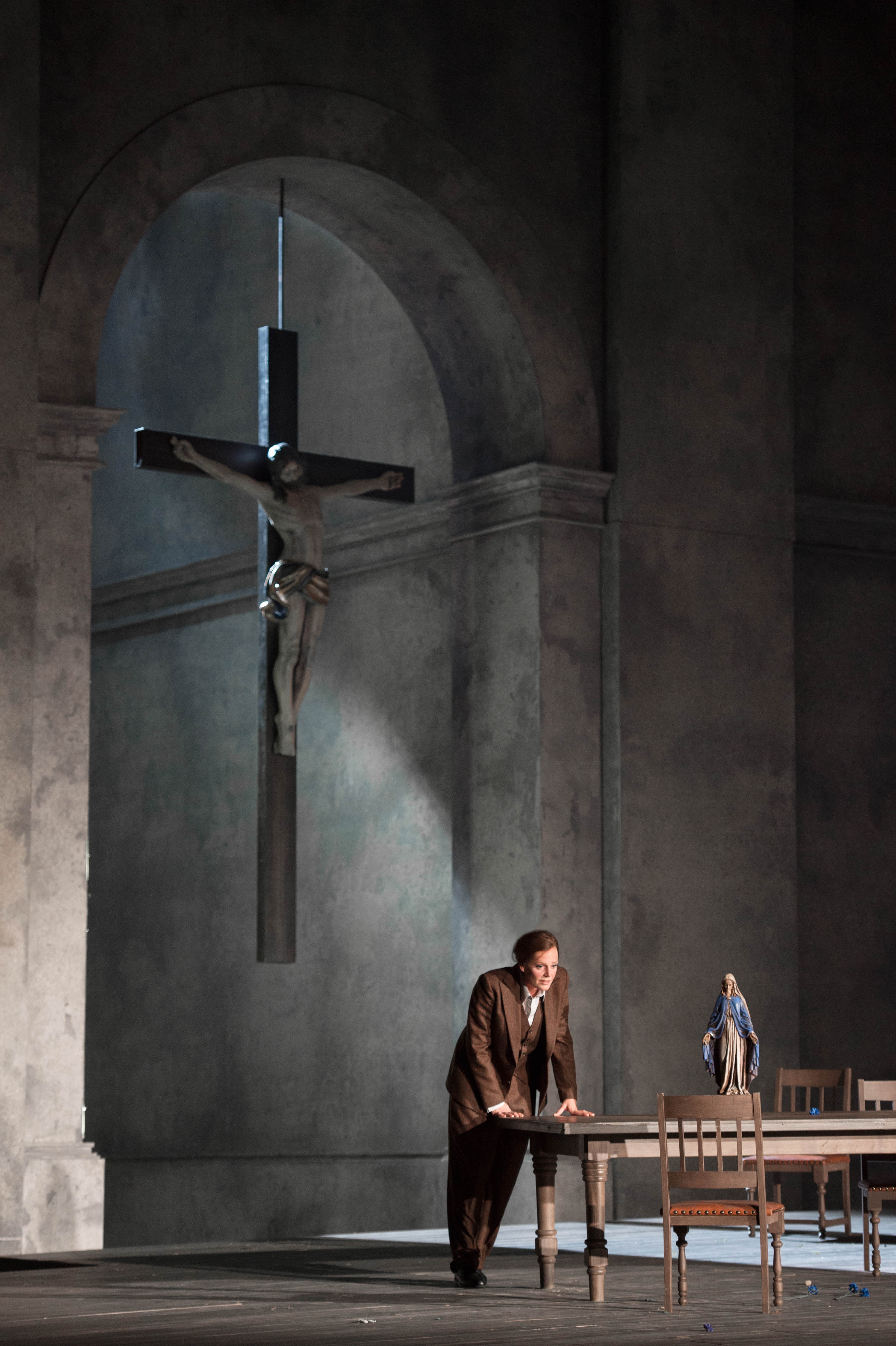 Leonora (Eva-Maria Westbroek)