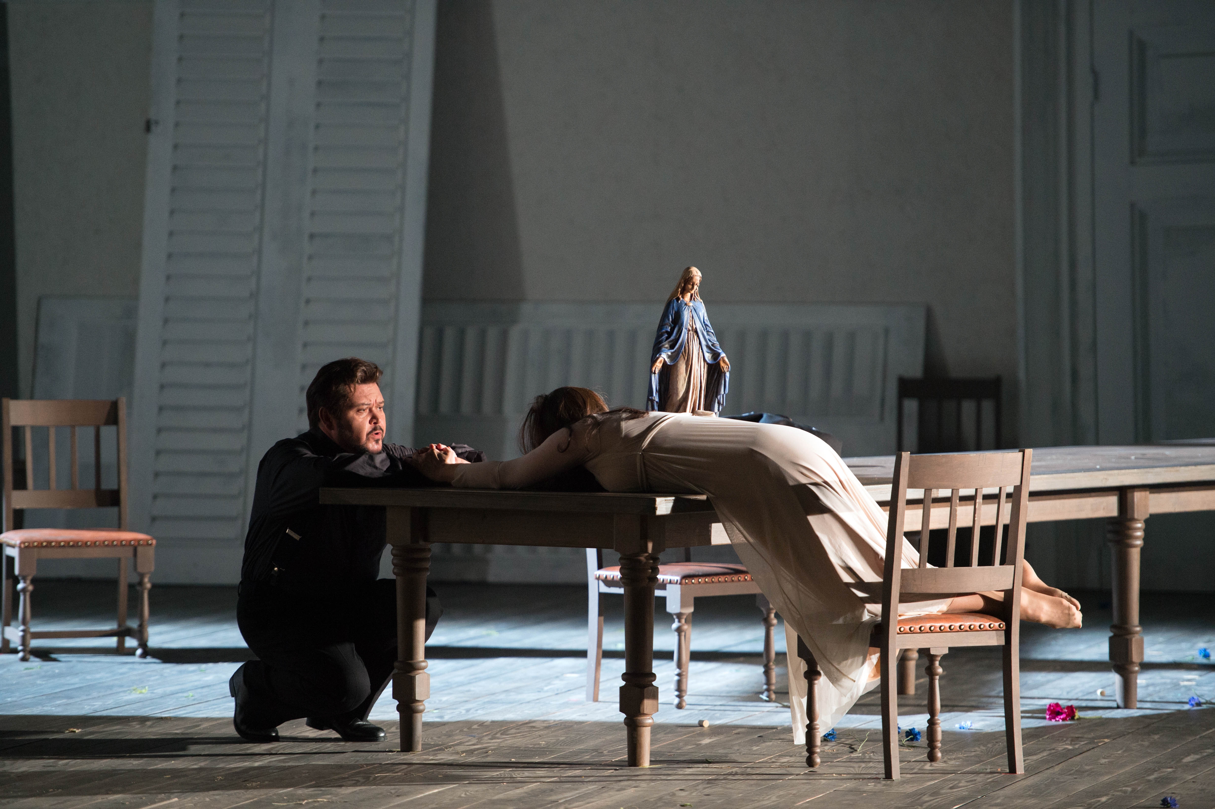 Leonora (Eva-Maria Westbroek) &amp; Guardiano (Vitalij Kowaljow)