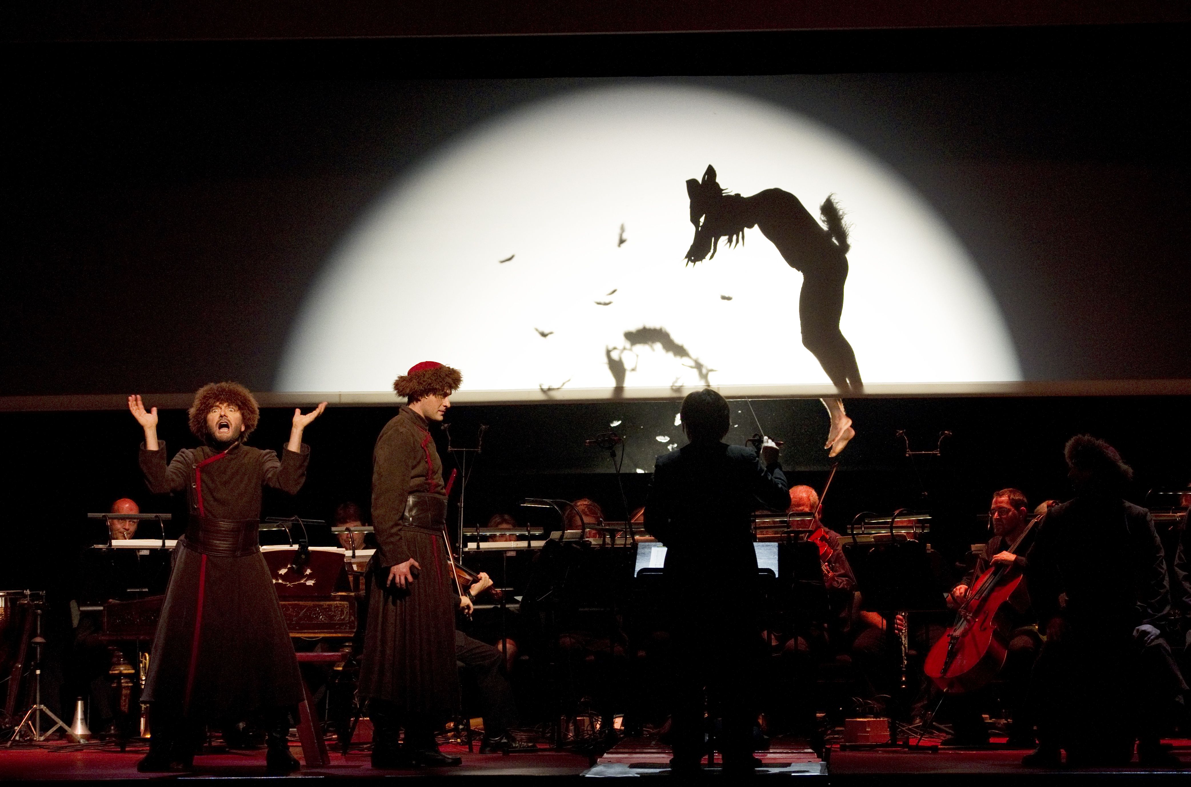 Xian Zhang (conductor), Robert Lepage (director), Sybille Wilson (preparation regie), Carl Fillion (sets), Mara Gottler (costumes), Étienne Boucher (light), Michael Curry (marionnettes design), Martin Genest (marionnettes choreography), Caroline Tanguay (preparation marionnettes choreography), Philippe Beau (concept Chinese shadow puppets)