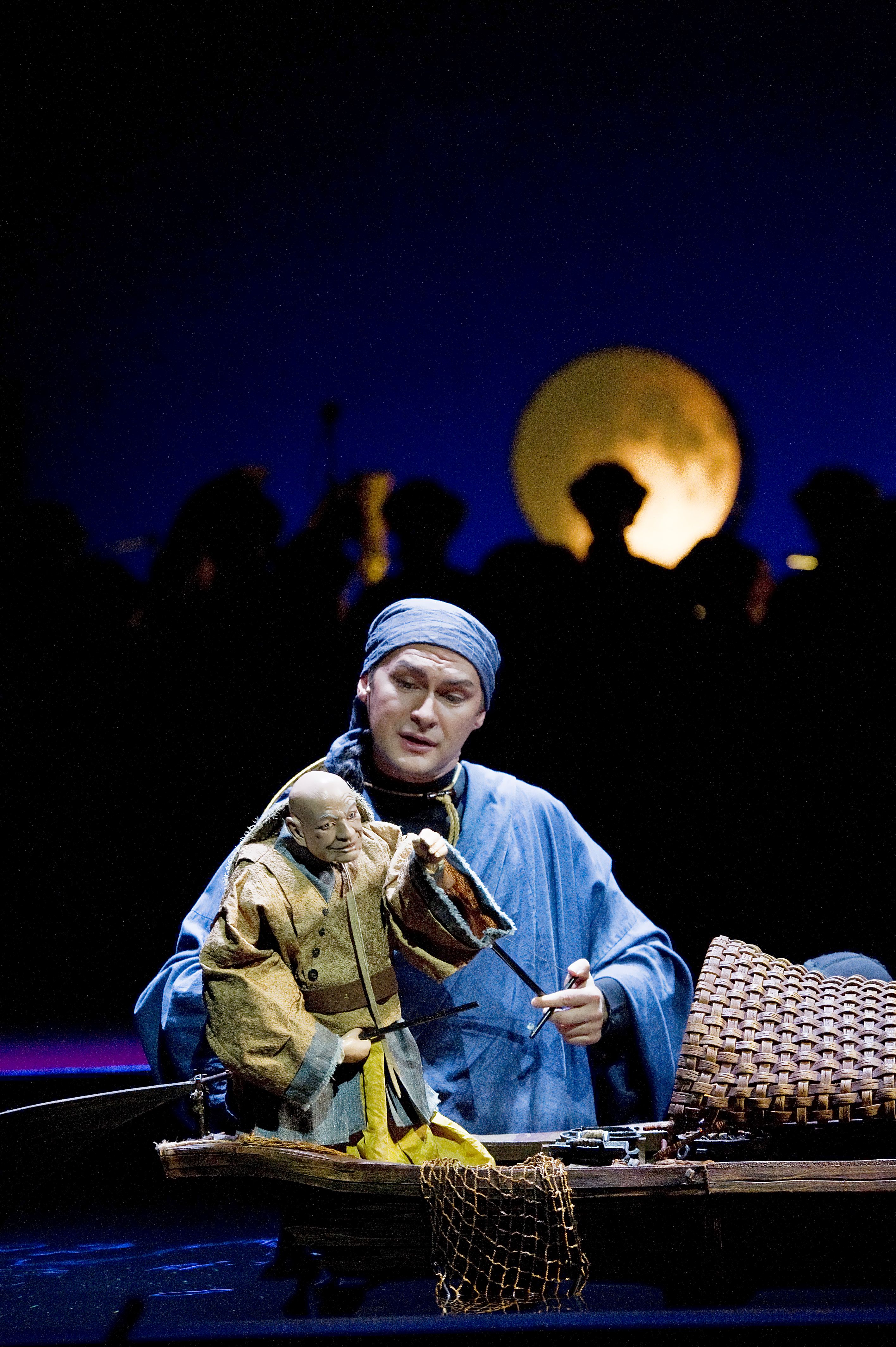 Xian Zhang (conductor), Robert Lepage (director), Sybille Wilson (preparation regie), Carl Fillion (sets), Mara Gottler (costumes), Étienne Boucher (light), Michael Curry (marionnettes design), Martin Genest (marionnettes choreography), Caroline Tanguay (preparation marionnettes choreography), Philippe Beau (concept Chinese shadow puppets)