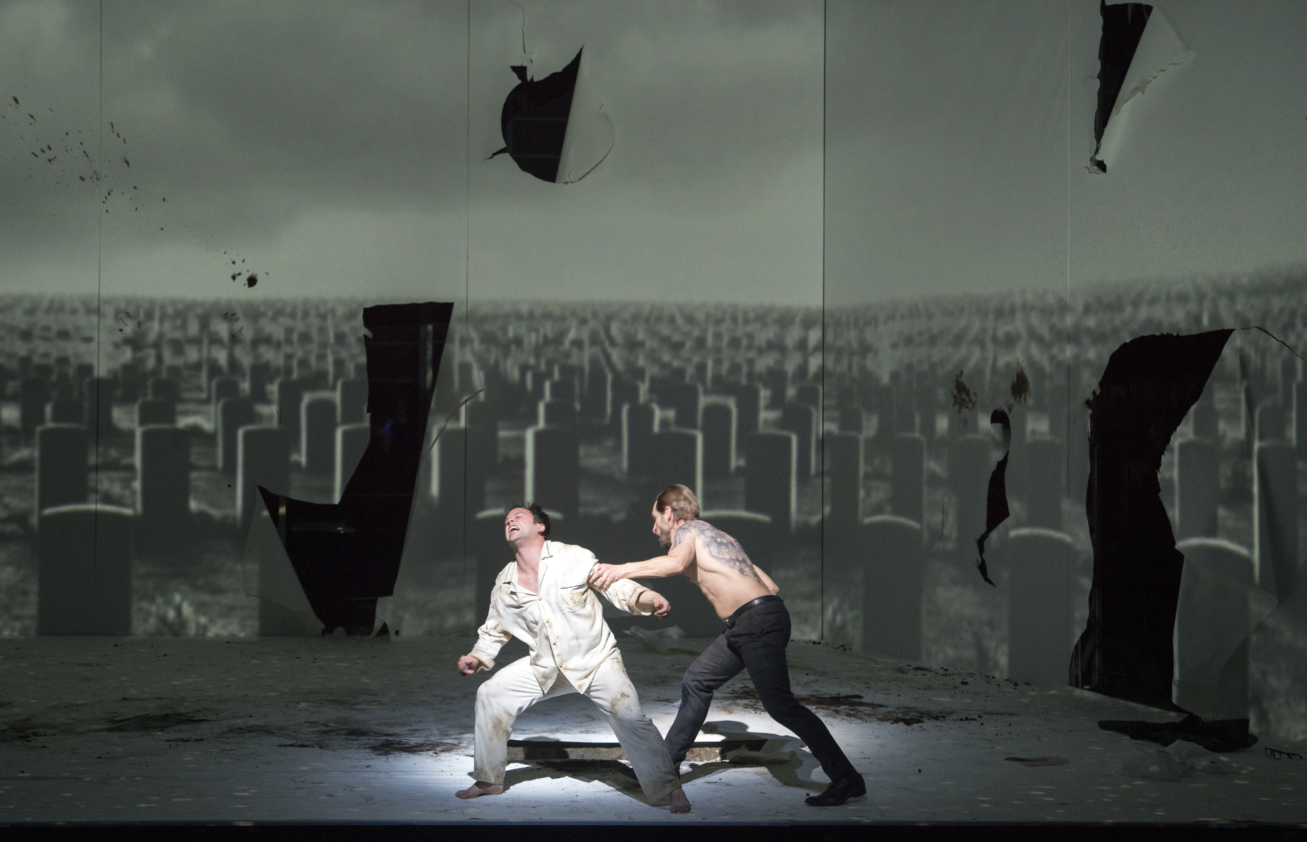 Paul Appleby (Tom Rakewell) en Kyle Ketelsen (Nick Shadow)