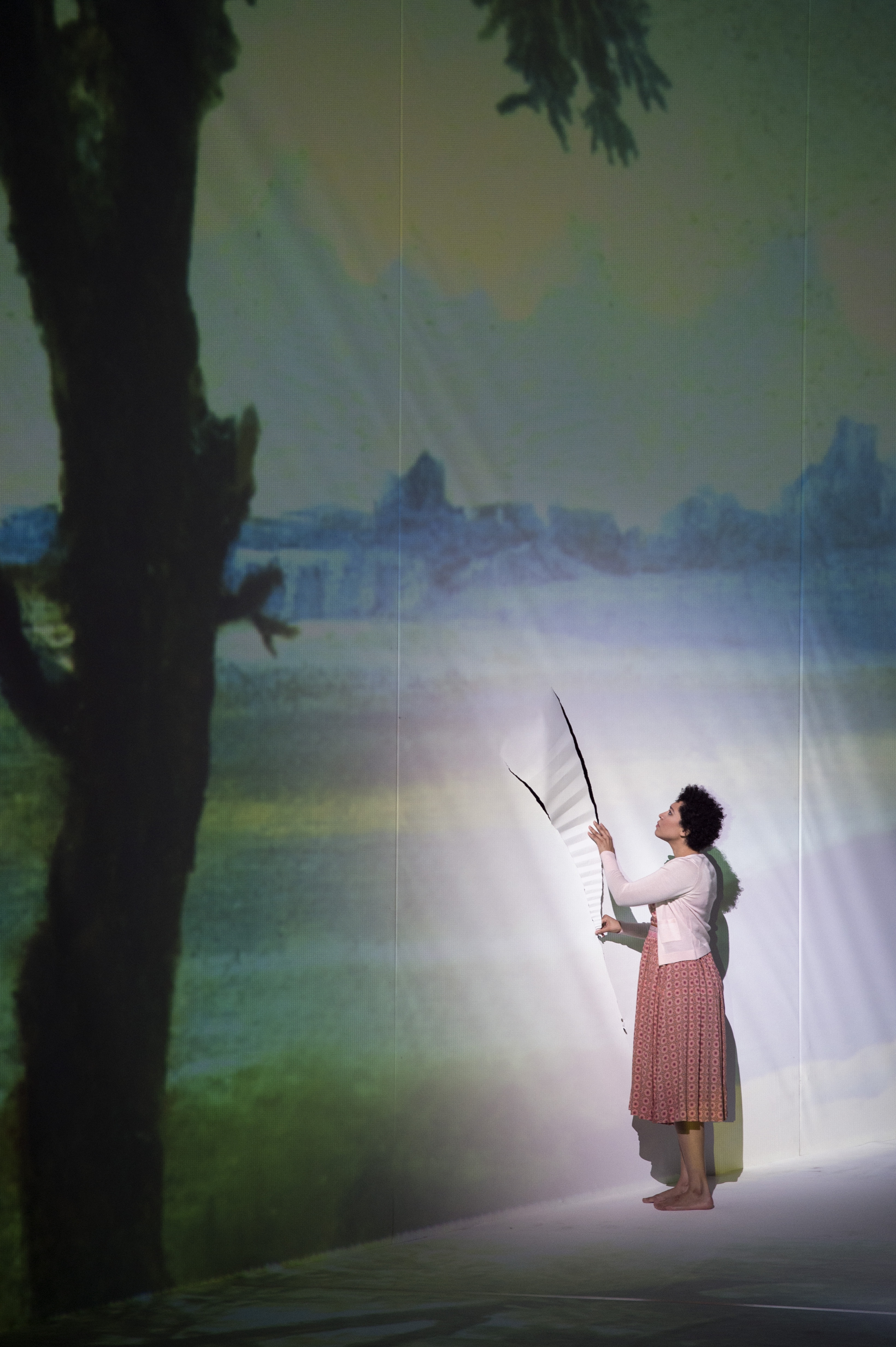 Julia Bullock (Anne)