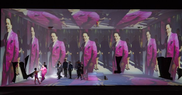 Paul Appleby (Tom Rakewell0, Nick Shadow (Kyle Ketelsen), figuranten