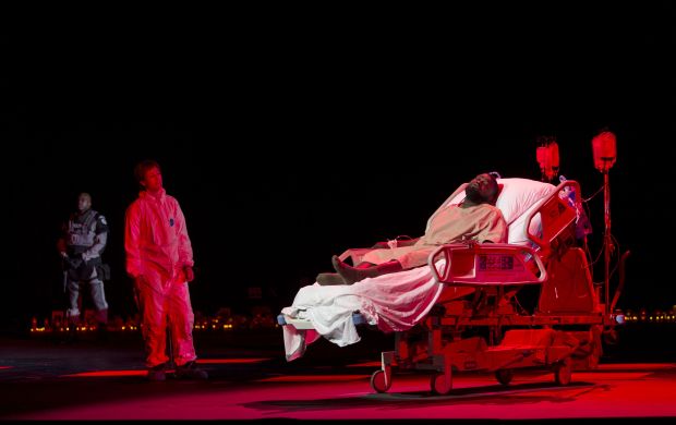 Paula Murrihy als Sesto, Russell Thomas als Tito VespasianoCredits: Ruth Walz