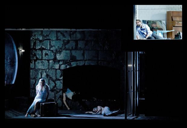 lescontesdhoff-b2069_baus