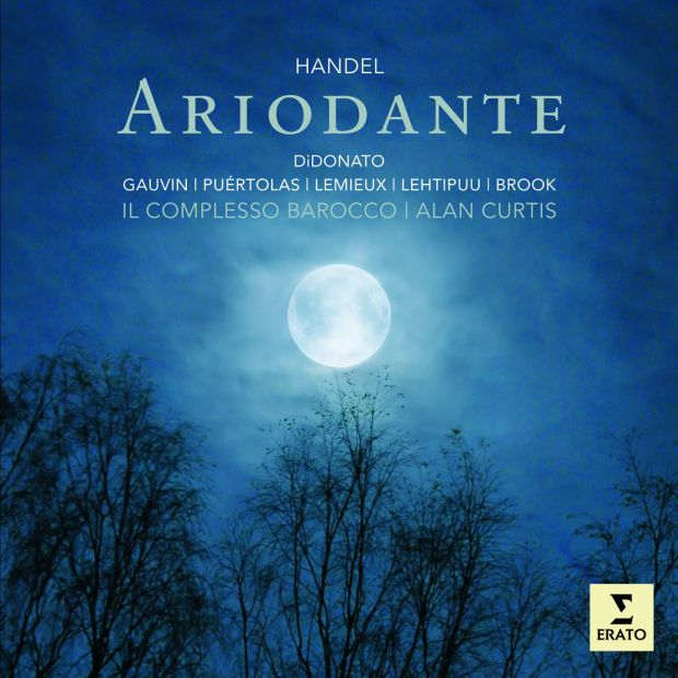 5099907084423_clamshell_Layout 1