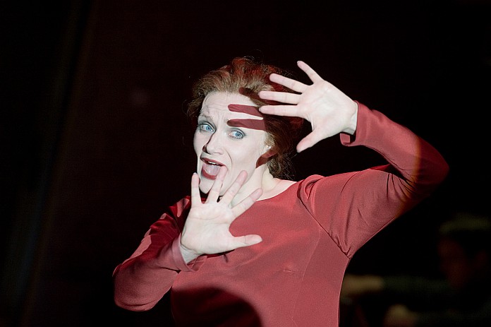 CorridorElizabeth-Atherton-©-Malcolm-Watson